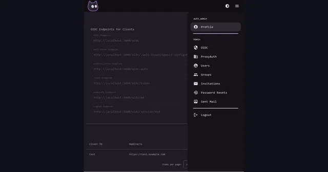 Panel de administración de VoidAuth con el menú lateral abierto sobre fondo oscuro